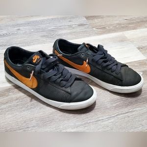 Size 8.5 Nike SB Zoom Blazer GT QS Cat's Paw Black/Vivid Orange/White
